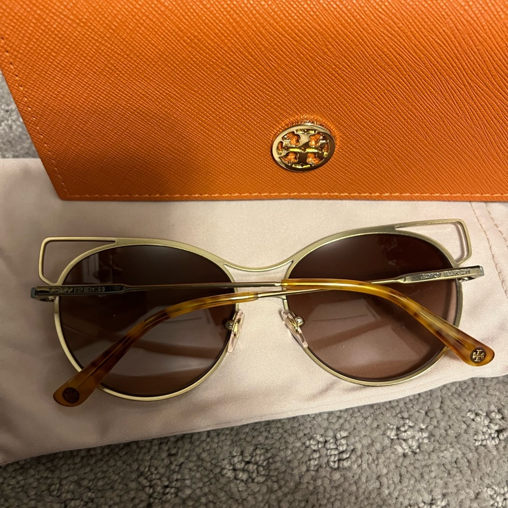 🌿Tory Burch Women’s Sunglasses - Picture 11 of 15